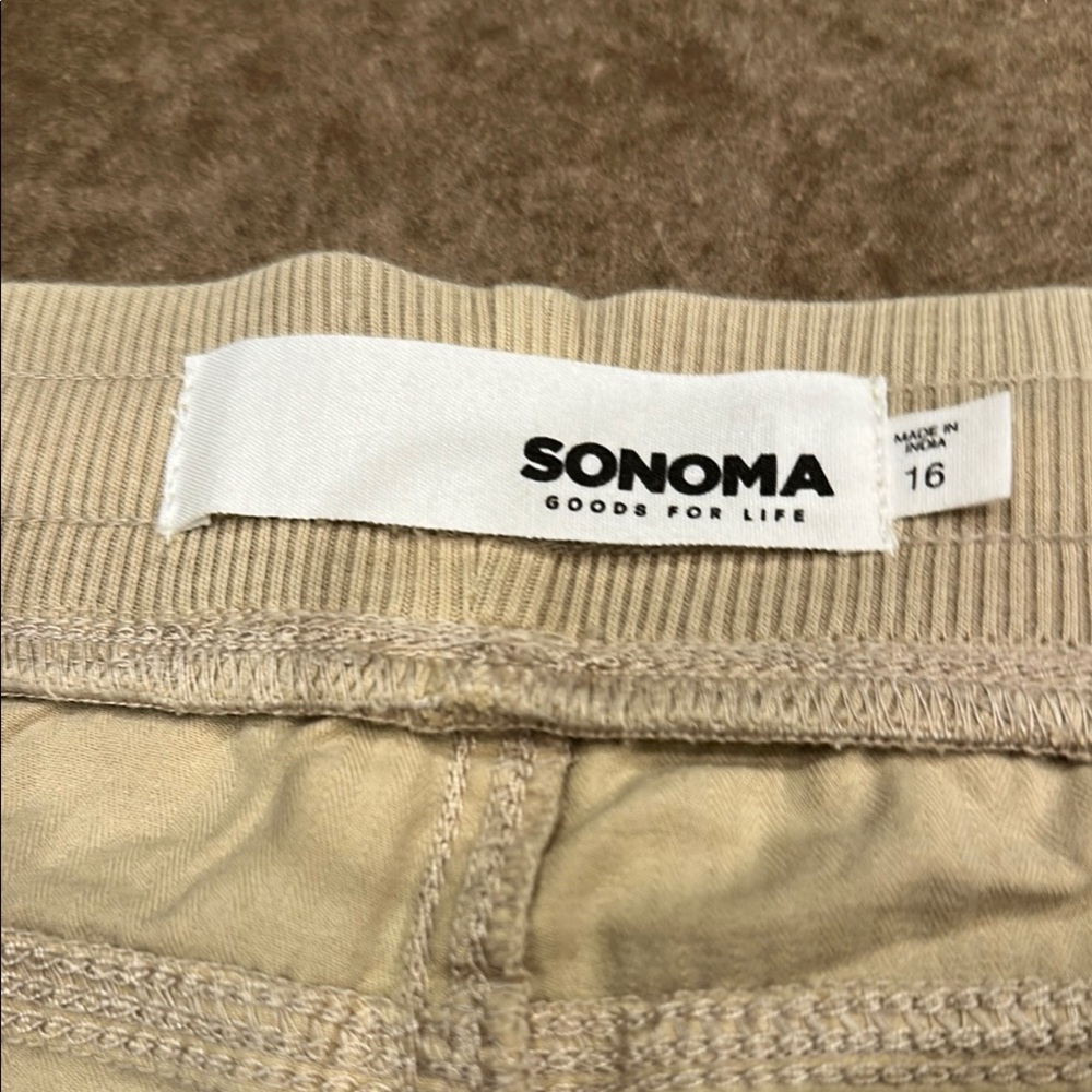 Sonoma women’s Tan capris